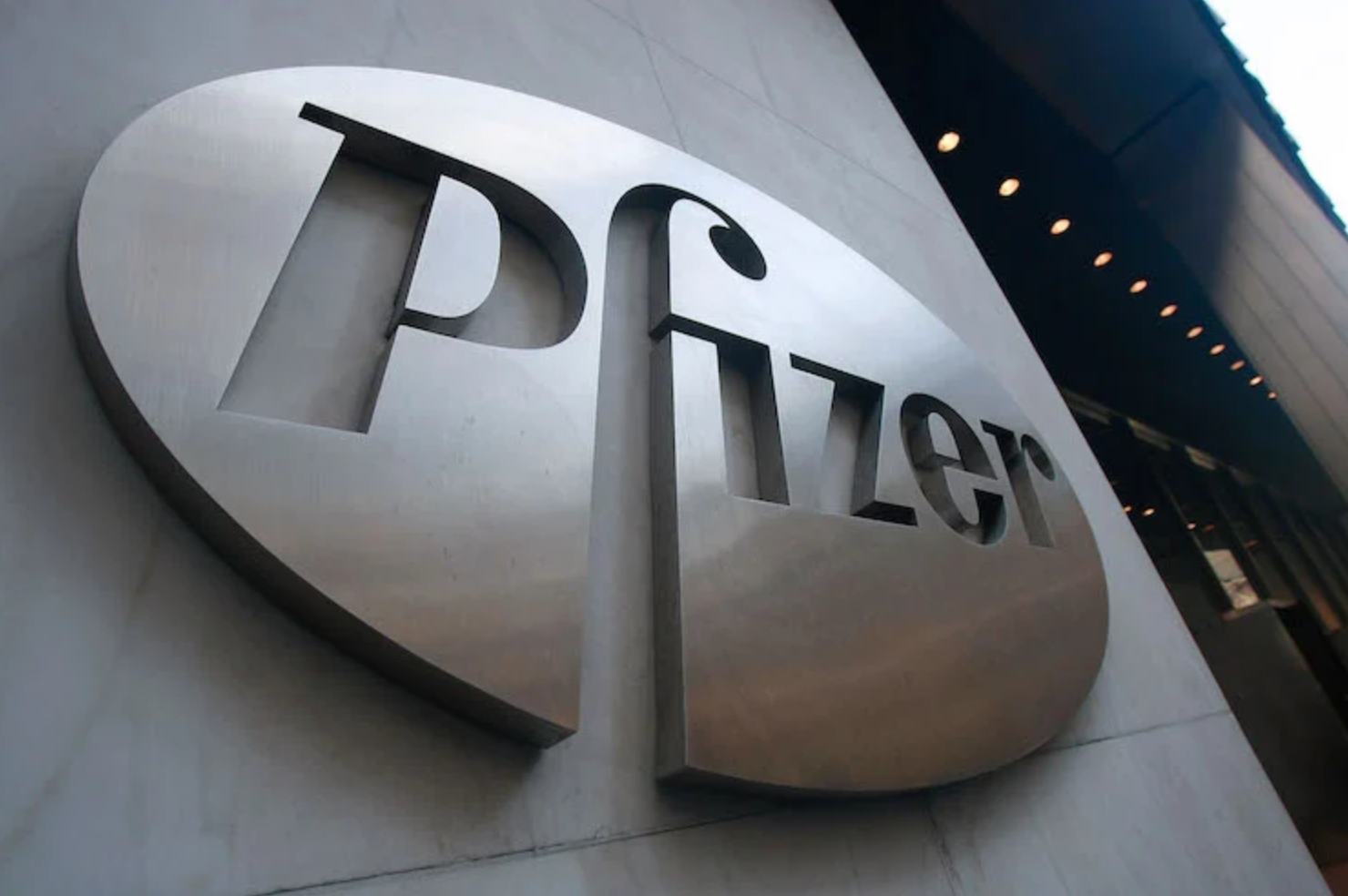 Peter Doshi: Pfizer and Moderna vaccines “95% effective” - we need more details and raw data.