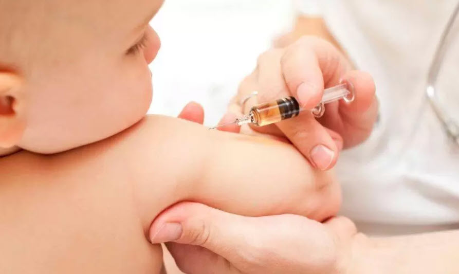 Covid-Impfstoffe gegen Kinder, britische Ärzte: "Sofort aufhören, neurologische Schäden und Unfruchtbarkeit"