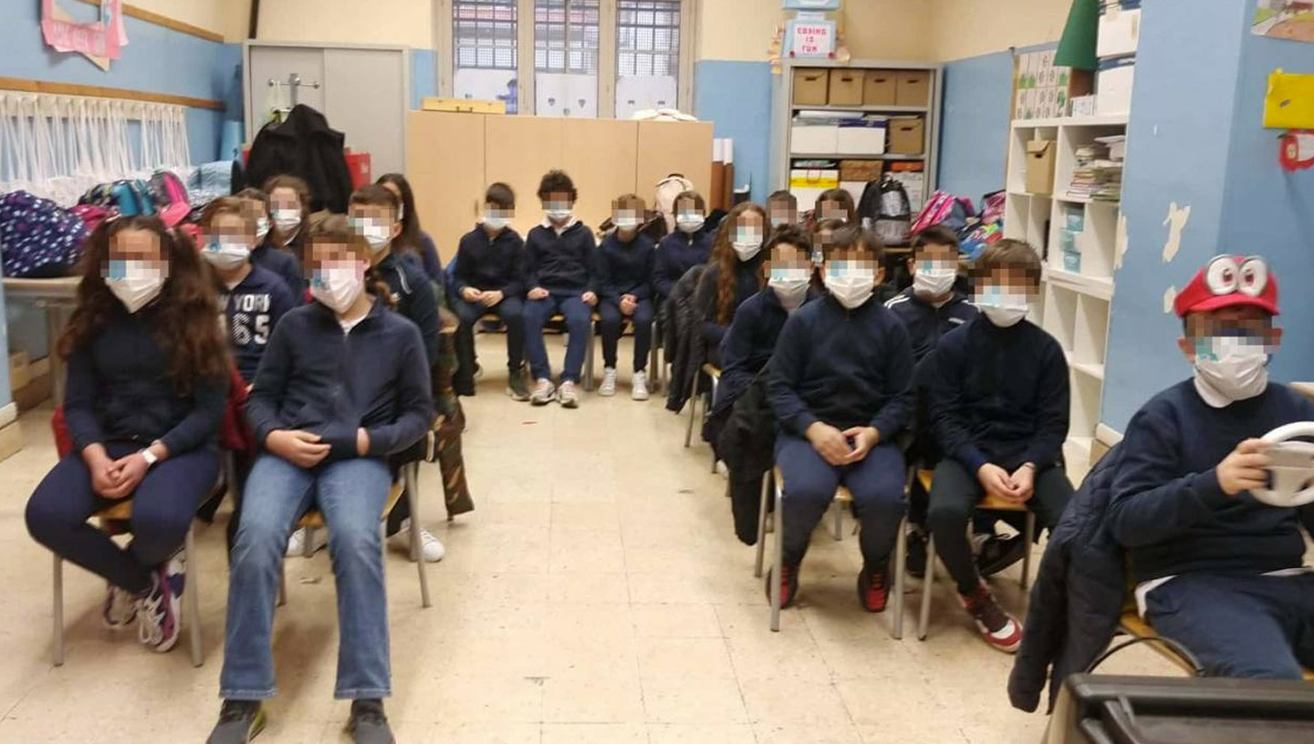 19 | Italien | Die Klassenfahrt ist virtuell und auch eine Busfahrt wird im Klassenzimmer simuliert